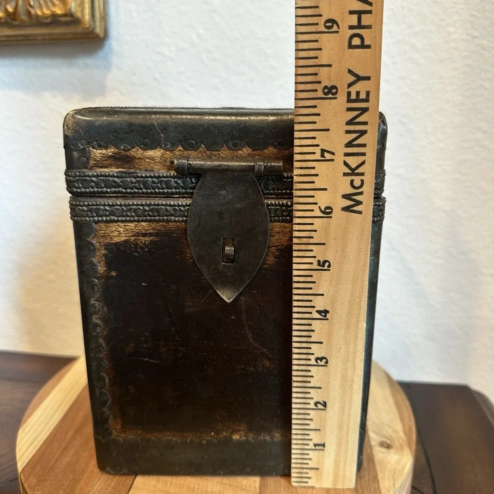 Vintage Wooden Trinket Keepsakes Box 7.75 Inch Patina Metal Trim‎ Accent Ornate